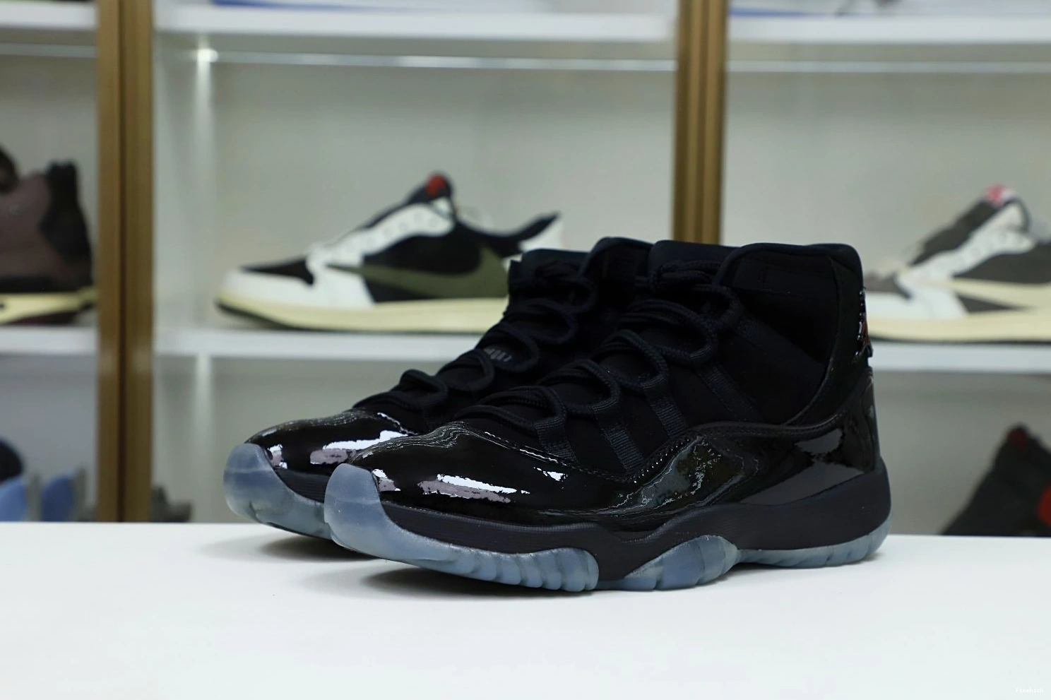 JORDAN 11 RETRO 'CAP GOWN' AIR AND 0826